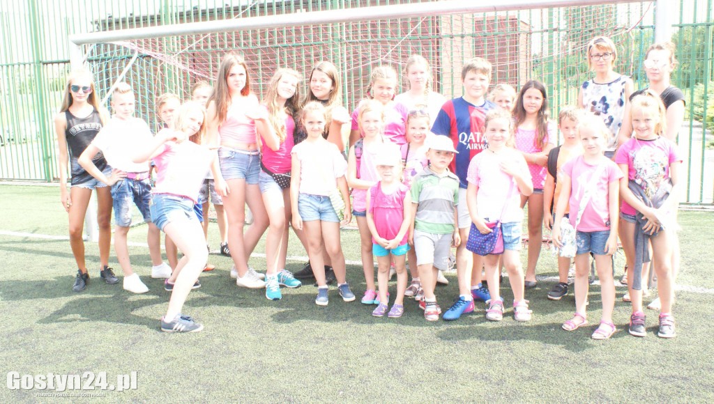 Dwutygodniowe wakacje dla ponad 300 dzieci