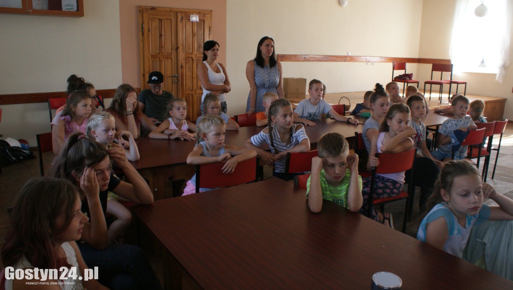 Dwutygodniowe wakacje dla ponad 300 dzieci