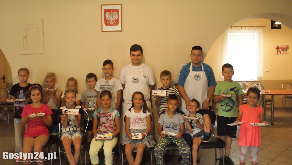 Dwutygodniowe wakacje dla ponad 300 dzieci