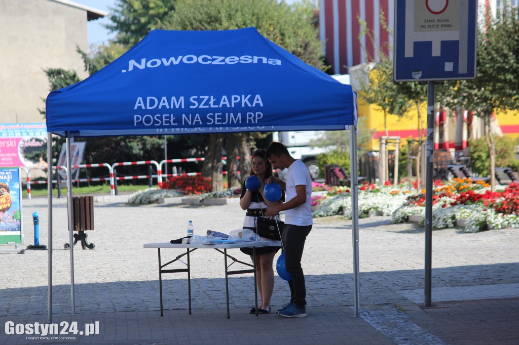 Poseł Adam Szłapka dyżurował w Gostyniu