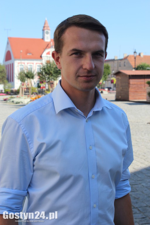 Poseł Adam Szłapka dyżurował w Gostyniu