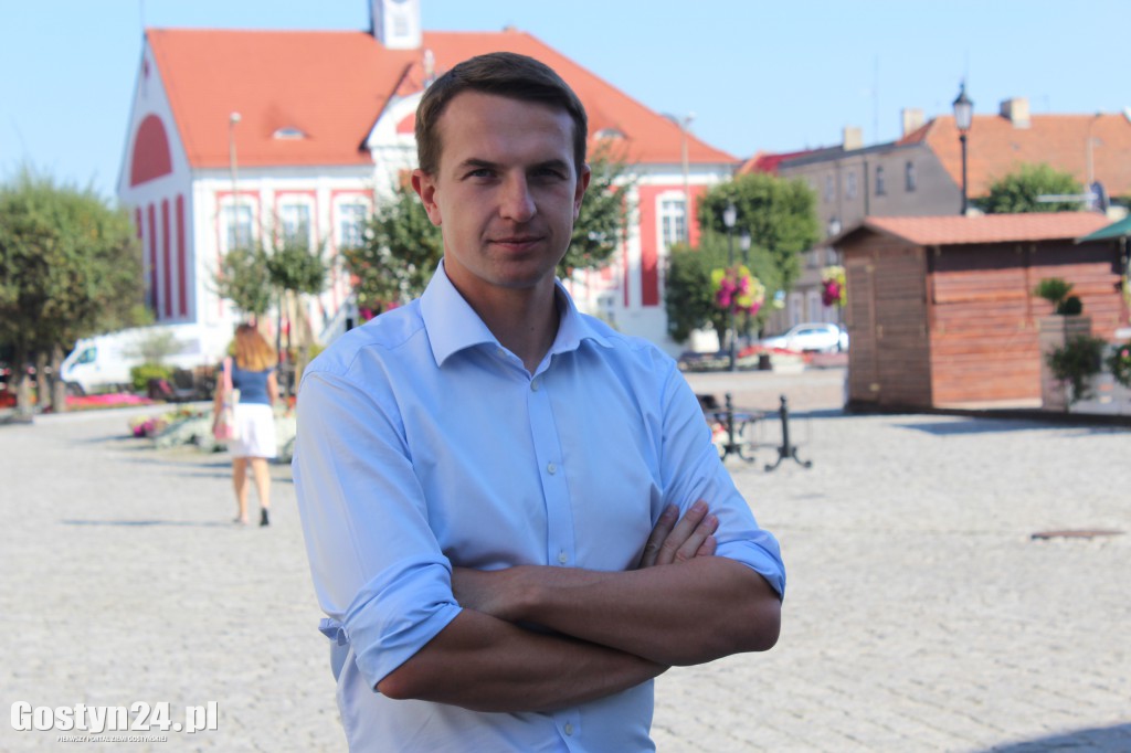 Poseł Adam Szłapka dyżurował w Gostyniu