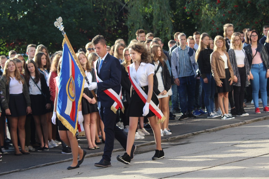 Uczniowie rozpoczęli nowy rok szkolny