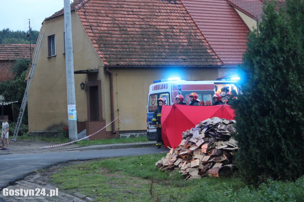 Mężczyzna spadł z drabiny i zginął