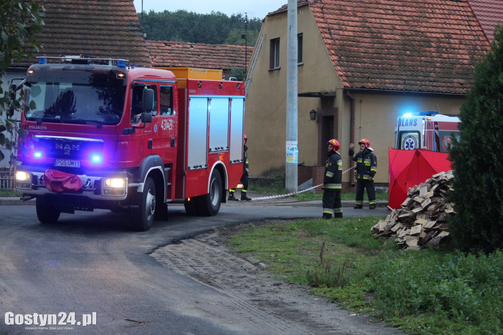 Mężczyzna spadł z drabiny i zginął