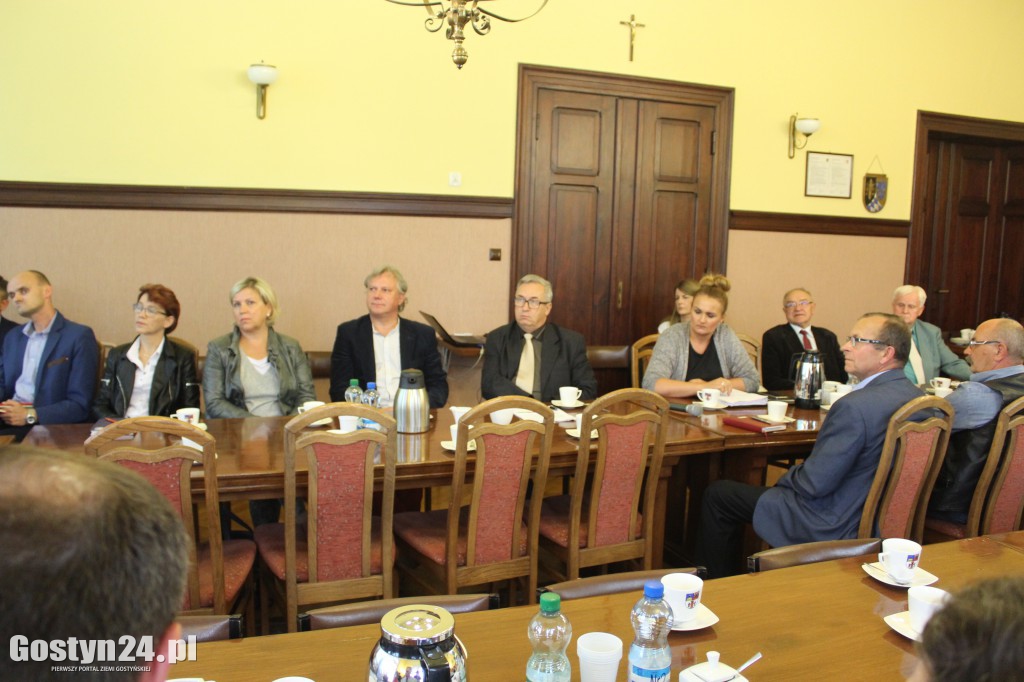 Samorządowcy błagają o pomoc lekarzy
