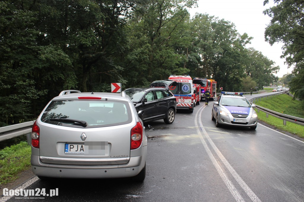 Zderzenie dwóch samochodów w Godurowie
