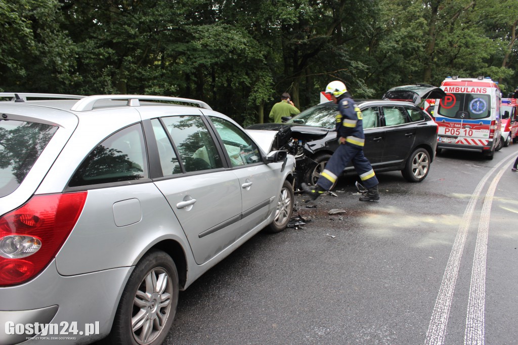 Zderzenie dwóch samochodów w Godurowie