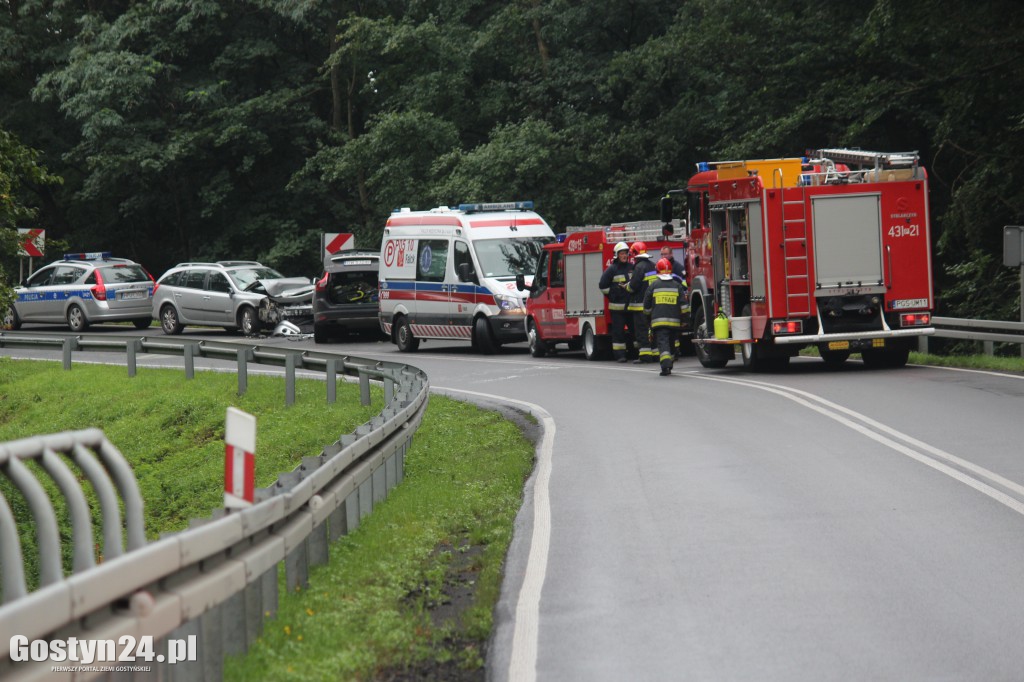 Zderzenie dwóch samochodów w Godurowie