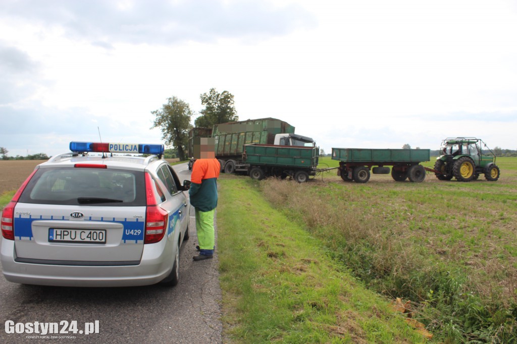 Zderzenie ciężarówki i ciągnika