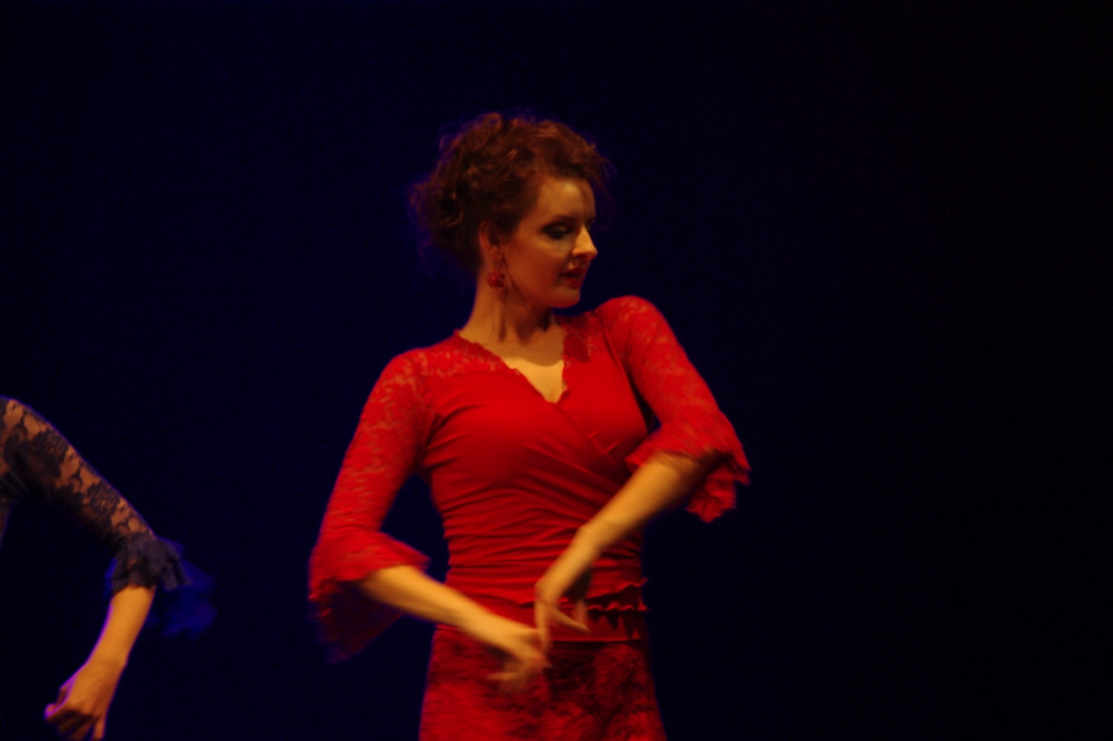 Kobieta uwiedziona przez flamenco