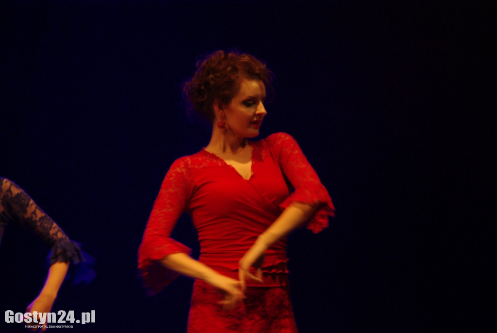 Kobieta uwiedziona przez flamenco