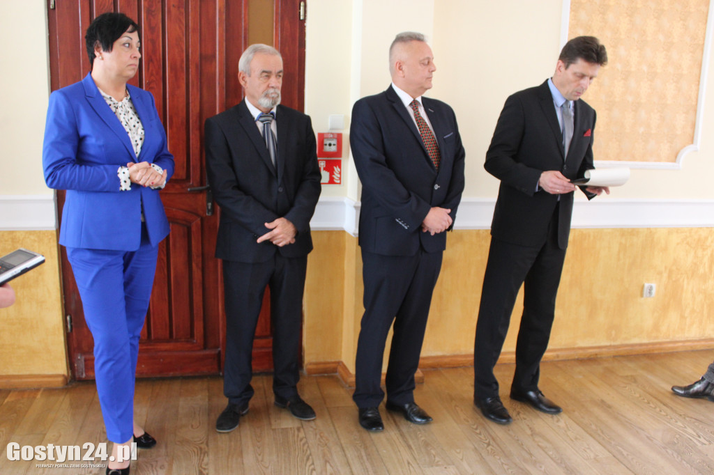 Nagrody z okazji Dnia Edukacji Narodowej w Gostyniu