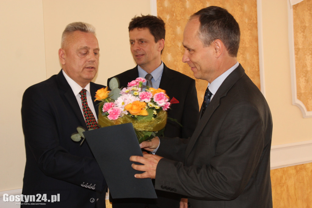 Nagrody z okazji Dnia Edukacji Narodowej w Gostyniu