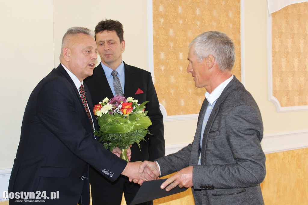 Nagrody z okazji Dnia Edukacji Narodowej w Gostyniu