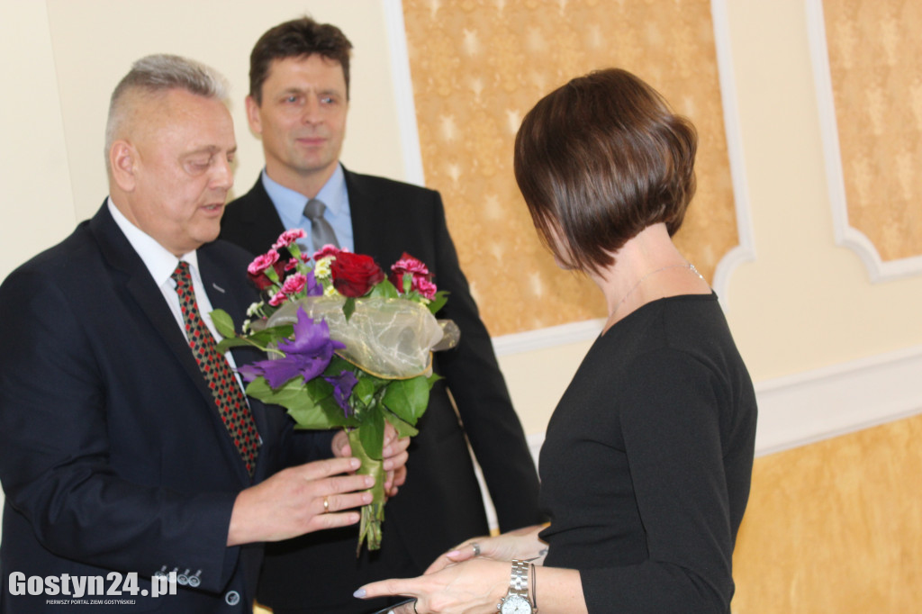 Nagrody z okazji Dnia Edukacji Narodowej w Gostyniu