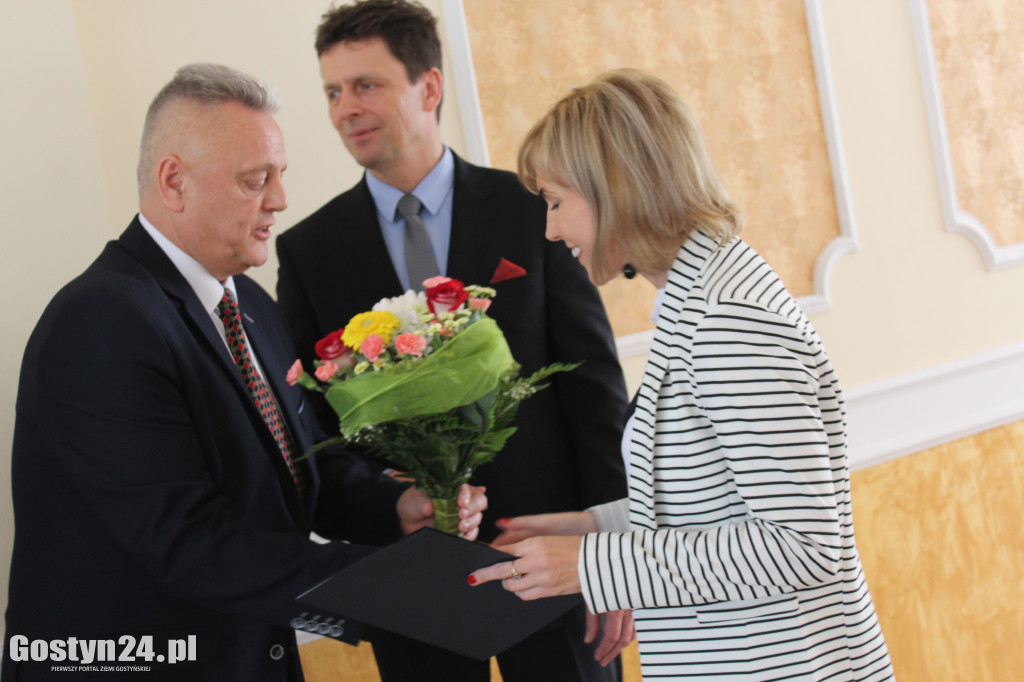 Nagrody z okazji Dnia Edukacji Narodowej w Gostyniu