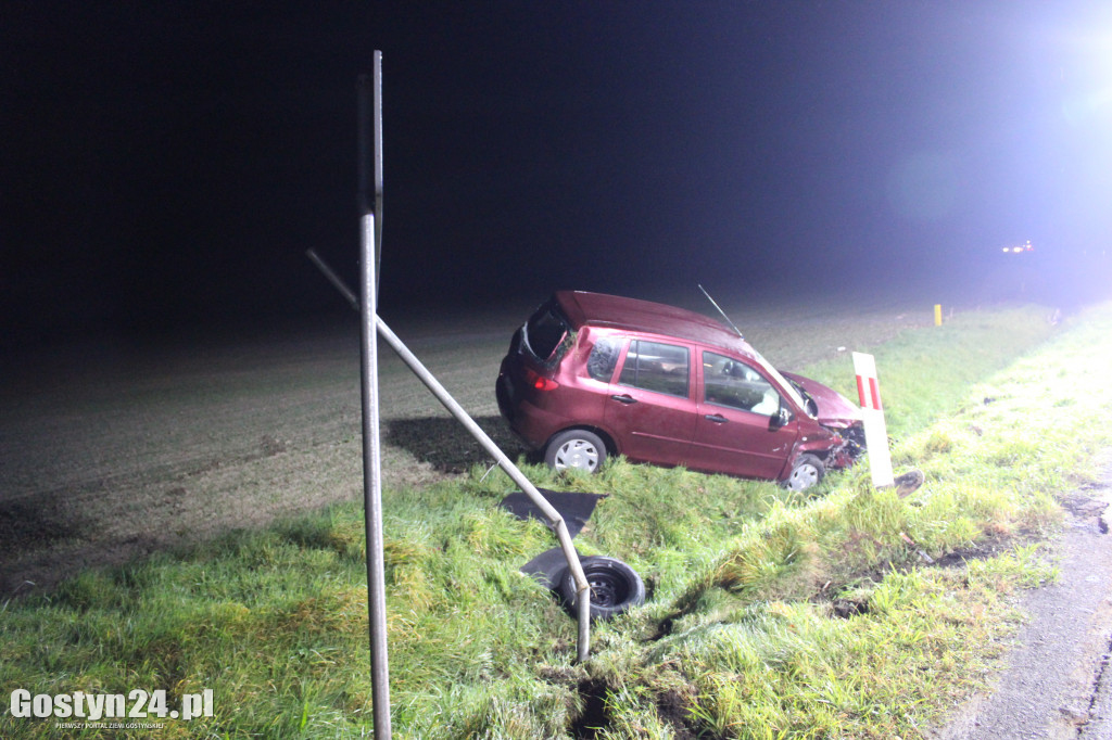 Wypadek na krajowej 12. Zderzyły się dwie osobówki