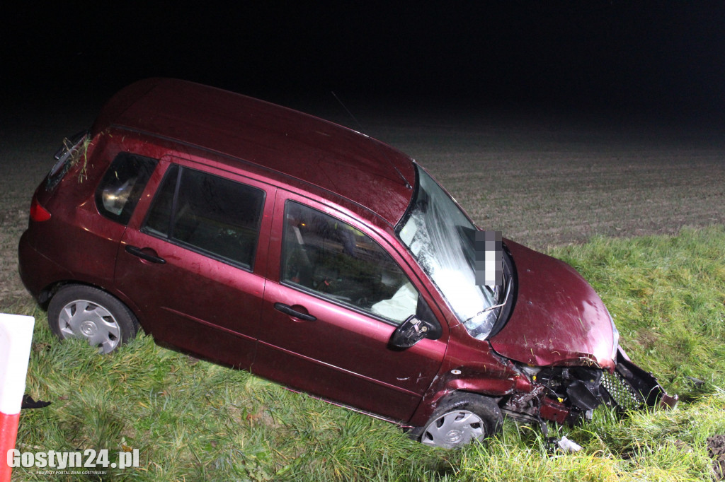 Wypadek na krajowej 12. Zderzyły się dwie osobówki