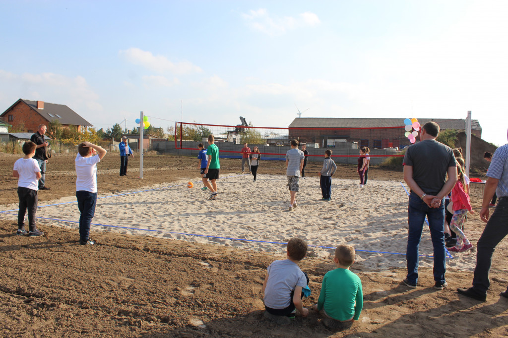 Otwarcie boiska do piłki plażowej w Strzelcach Wielkich