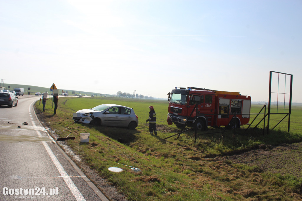 Zderzenie osobówek na drodze wojewódzkiej 434