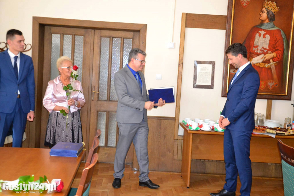 Nagrody dla dyrektorów i nauczycieli