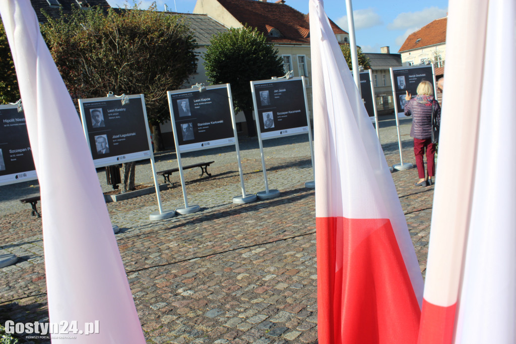 Manifestacja ku czci pomordowanych na gostyńskim rynku