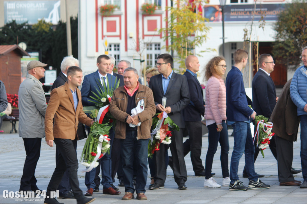 Manifestacja ku czci pomordowanych na gostyńskim rynku