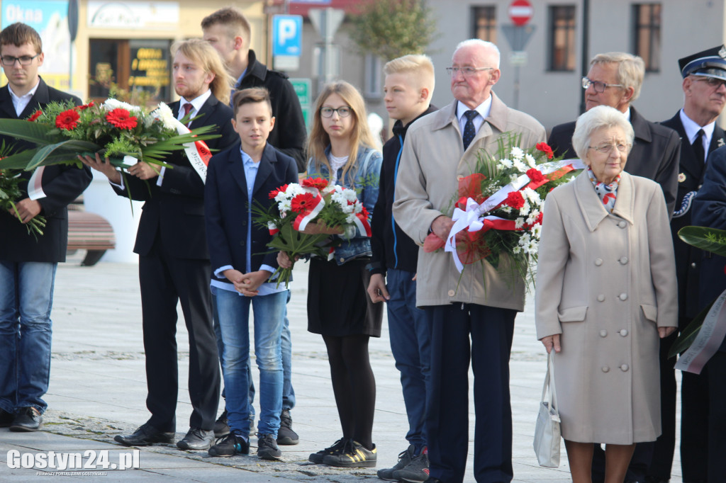 Manifestacja ku czci pomordowanych na gostyńskim rynku
