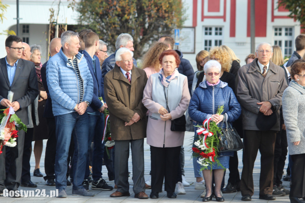 Manifestacja ku czci pomordowanych na gostyńskim rynku