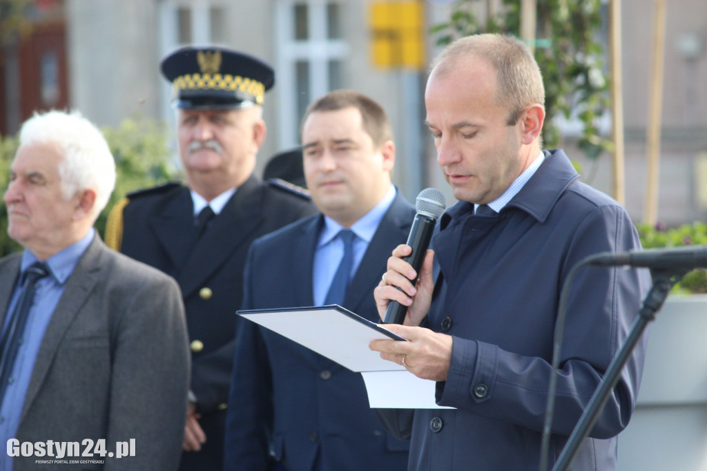 Manifestacja ku czci pomordowanych na gostyńskim rynku