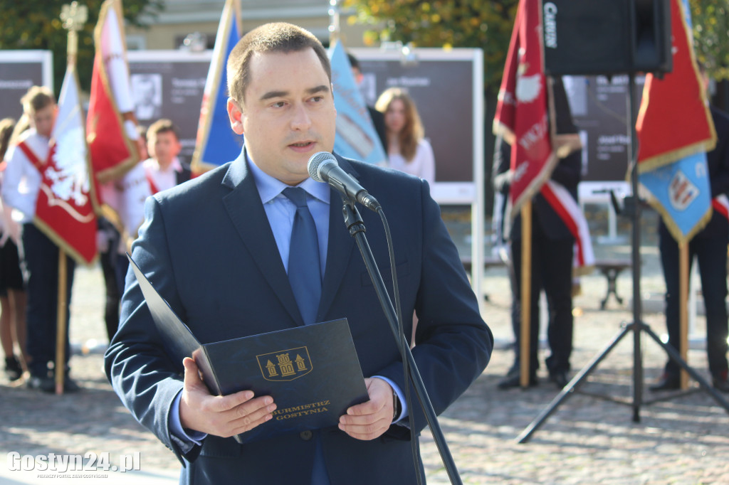 Manifestacja ku czci pomordowanych na gostyńskim rynku