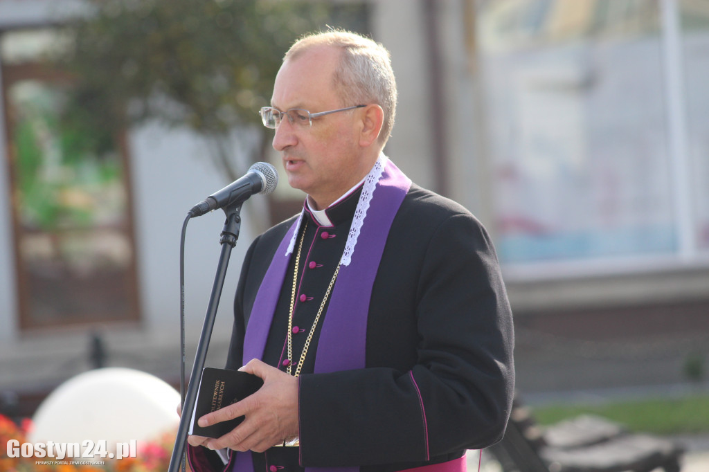 Manifestacja ku czci pomordowanych na gostyńskim rynku