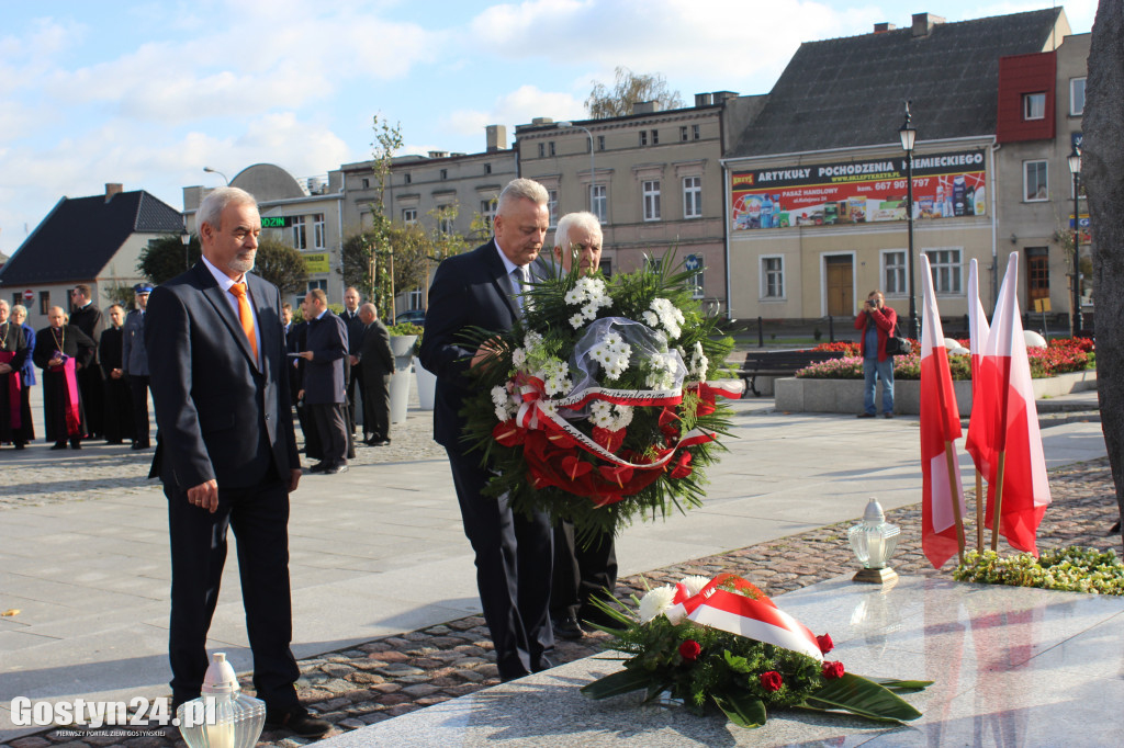 Manifestacja ku czci pomordowanych na gostyńskim rynku