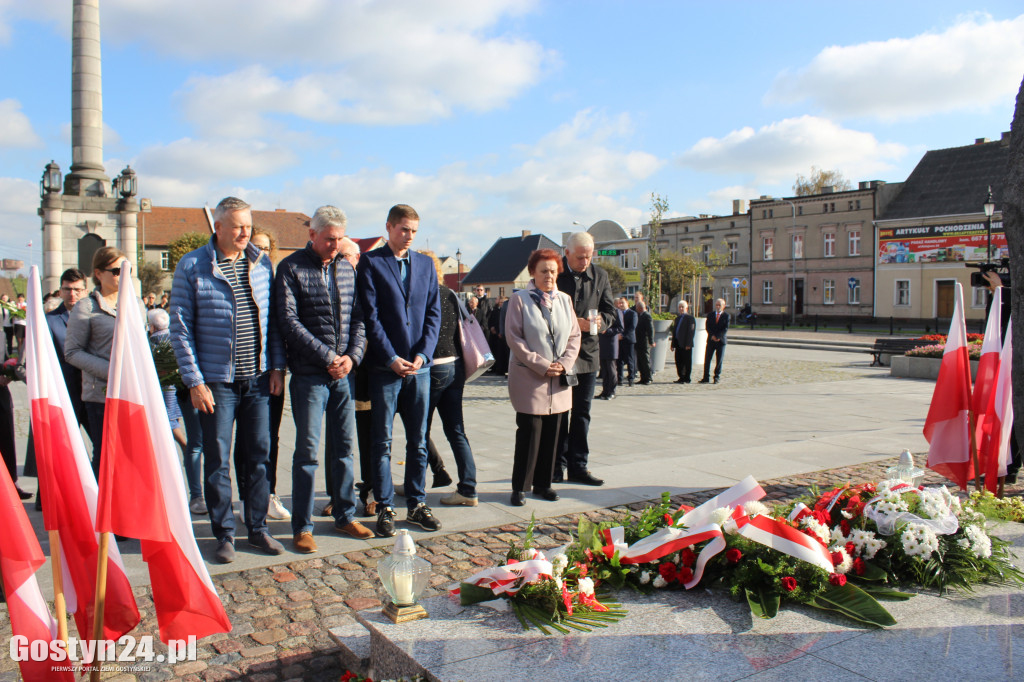 Manifestacja ku czci pomordowanych na gostyńskim rynku