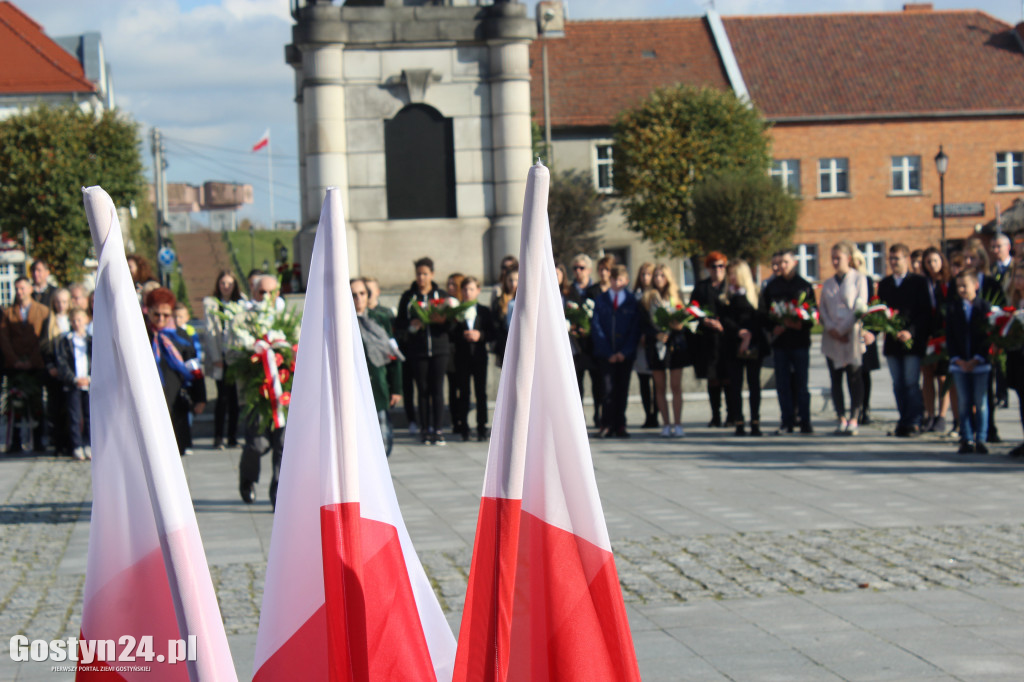 Manifestacja ku czci pomordowanych na gostyńskim rynku