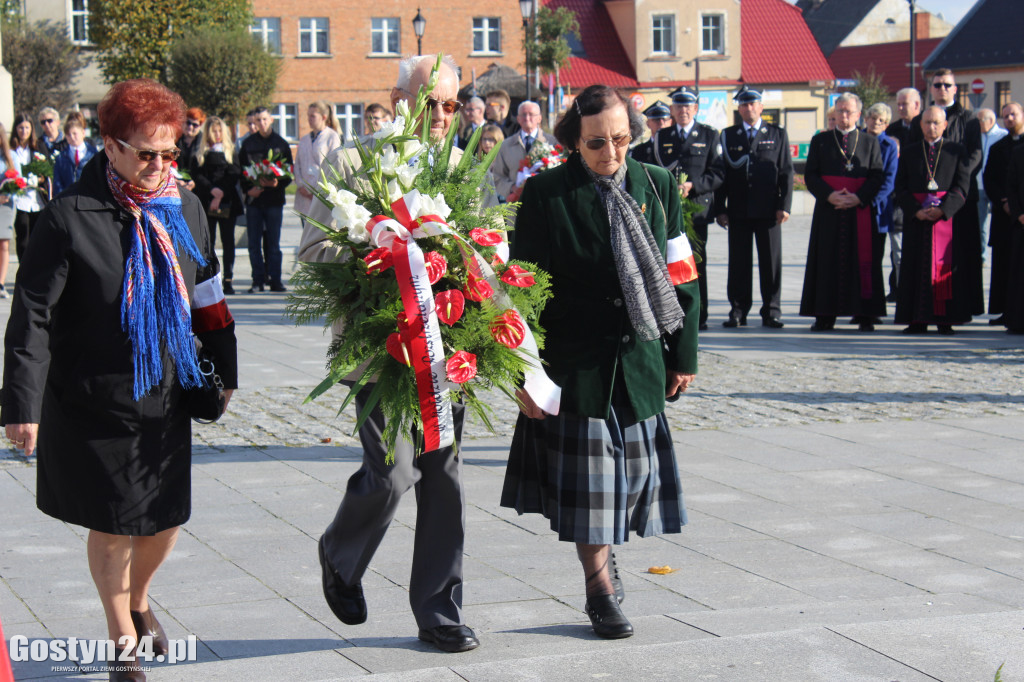 Manifestacja ku czci pomordowanych na gostyńskim rynku