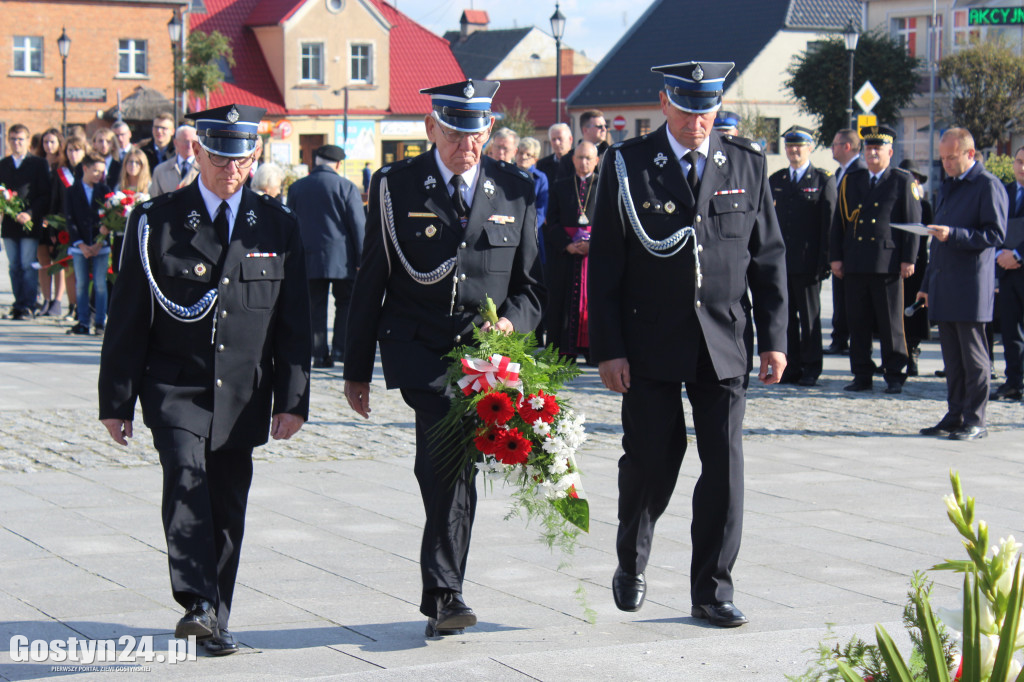 Manifestacja ku czci pomordowanych na gostyńskim rynku
