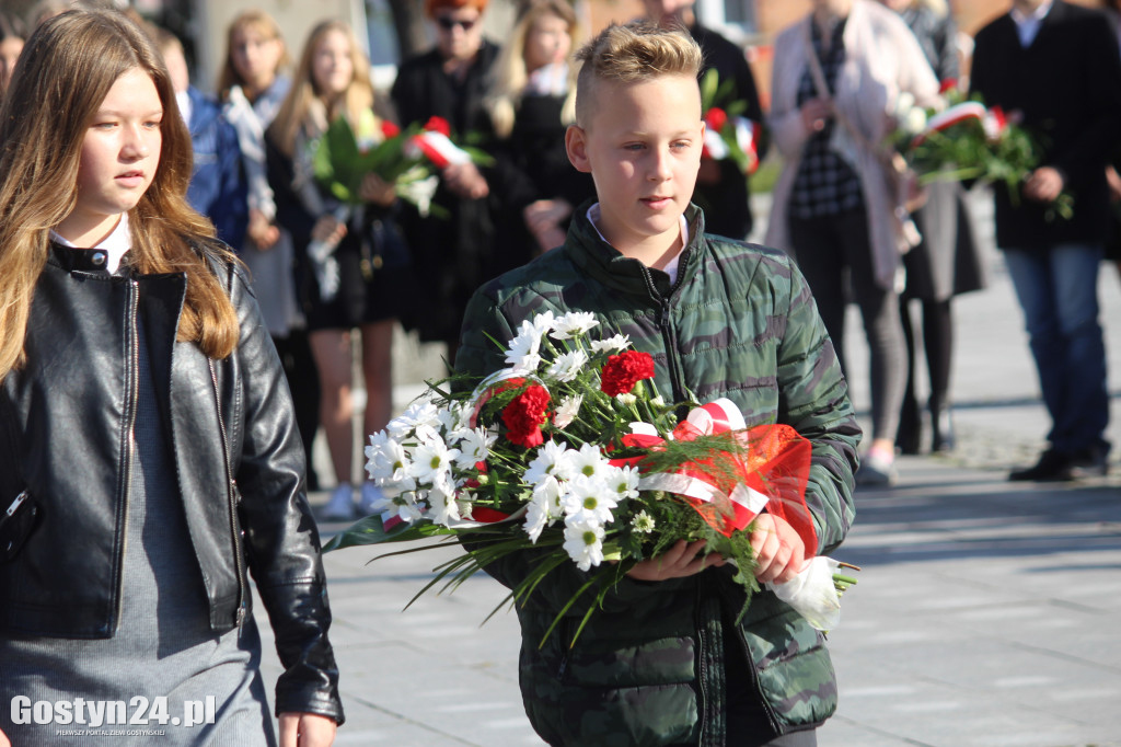 Manifestacja ku czci pomordowanych na gostyńskim rynku