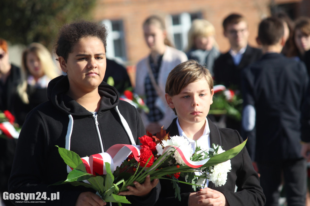 Manifestacja ku czci pomordowanych na gostyńskim rynku
