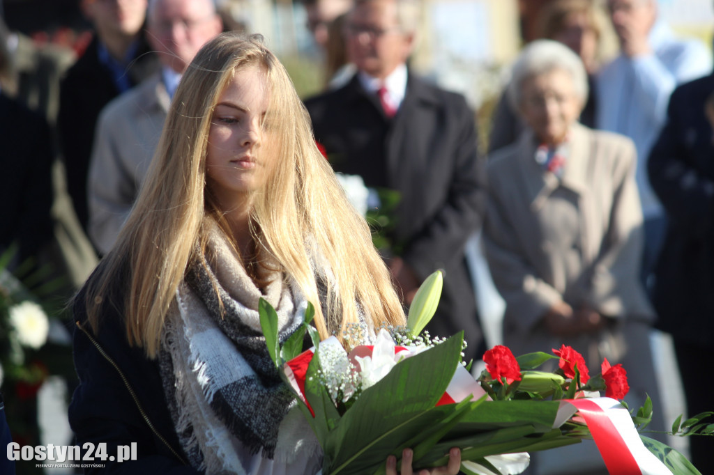 Manifestacja ku czci pomordowanych na gostyńskim rynku