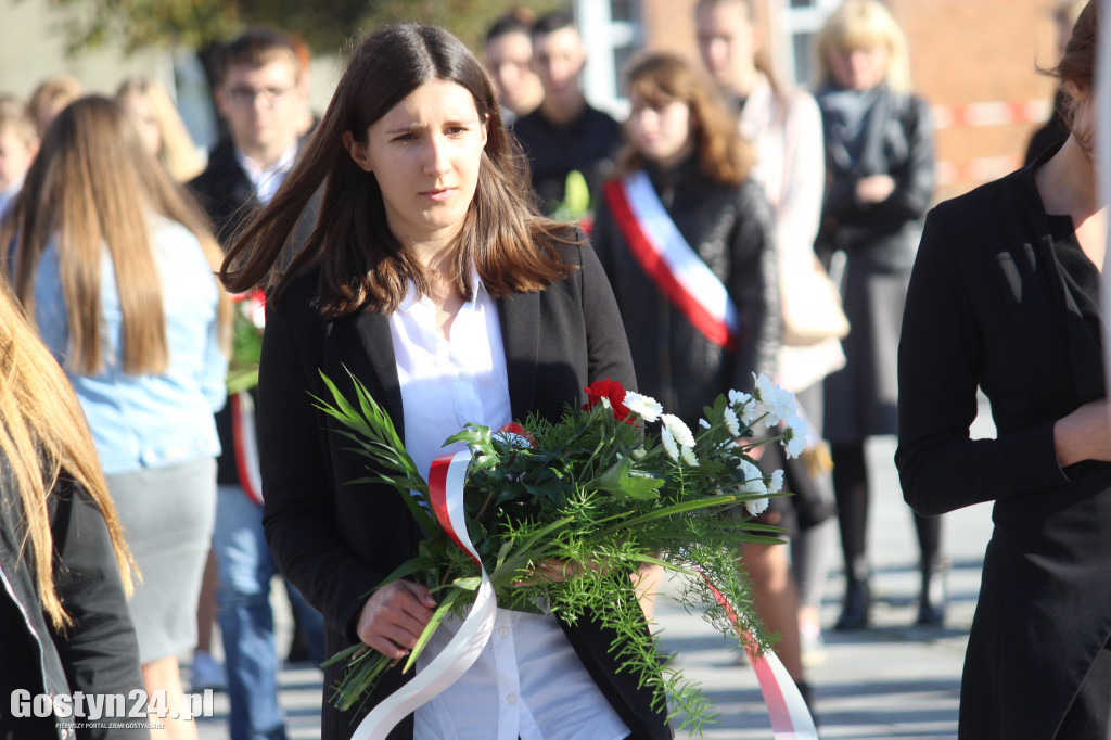 Manifestacja ku czci pomordowanych na gostyńskim rynku