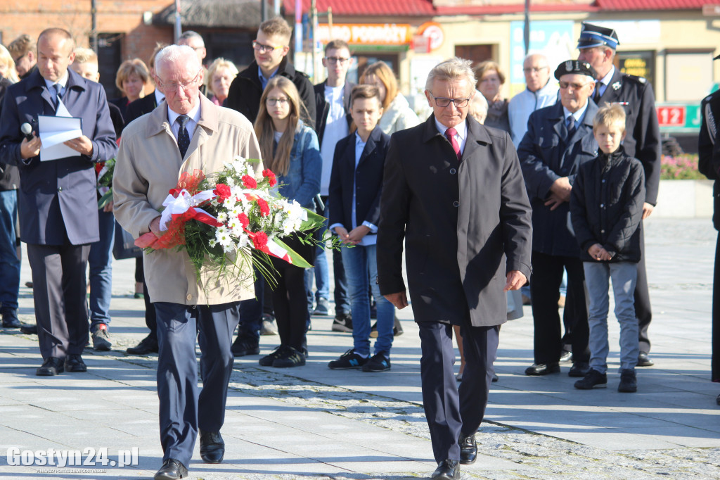 Manifestacja ku czci pomordowanych na gostyńskim rynku