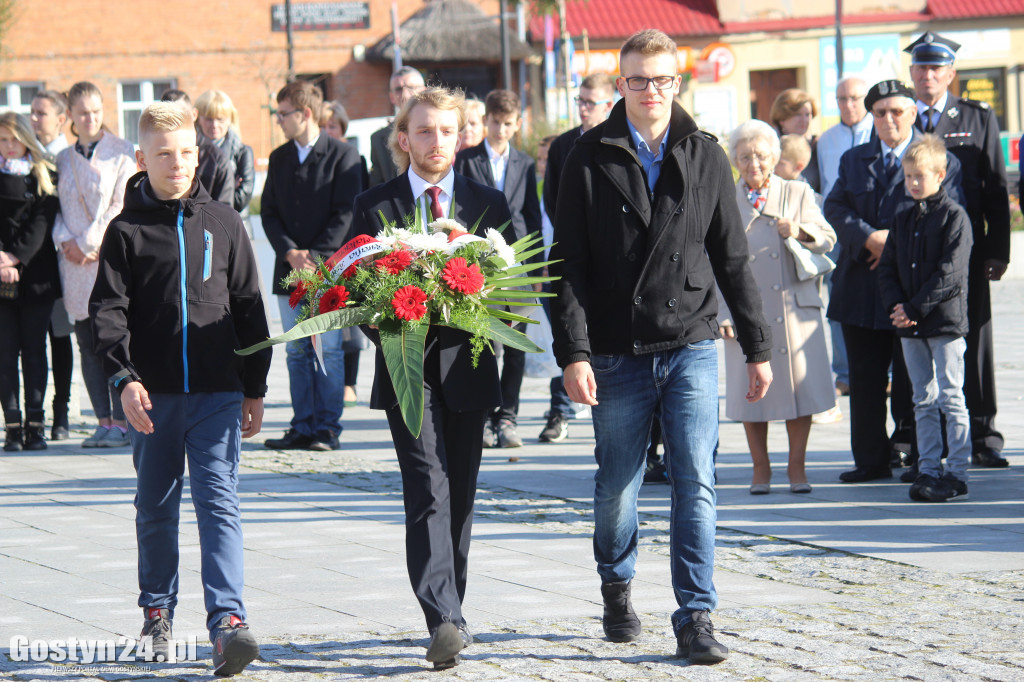 Manifestacja ku czci pomordowanych na gostyńskim rynku