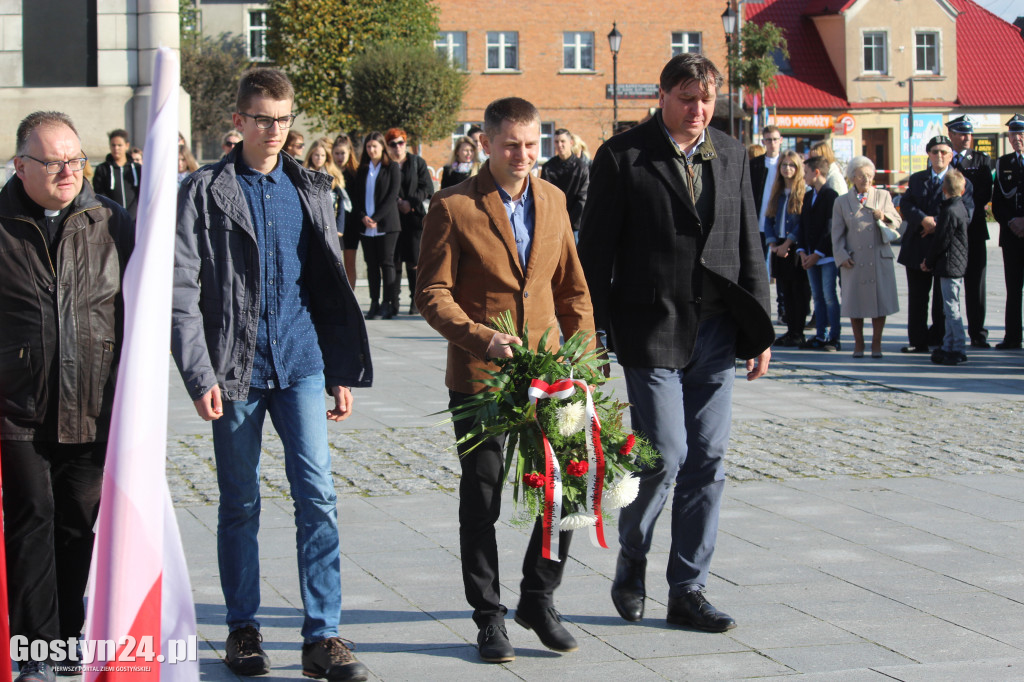 Manifestacja ku czci pomordowanych na gostyńskim rynku
