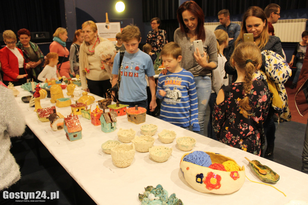 Wernisaż prac ceramicznych w gostyńskim Hutniku