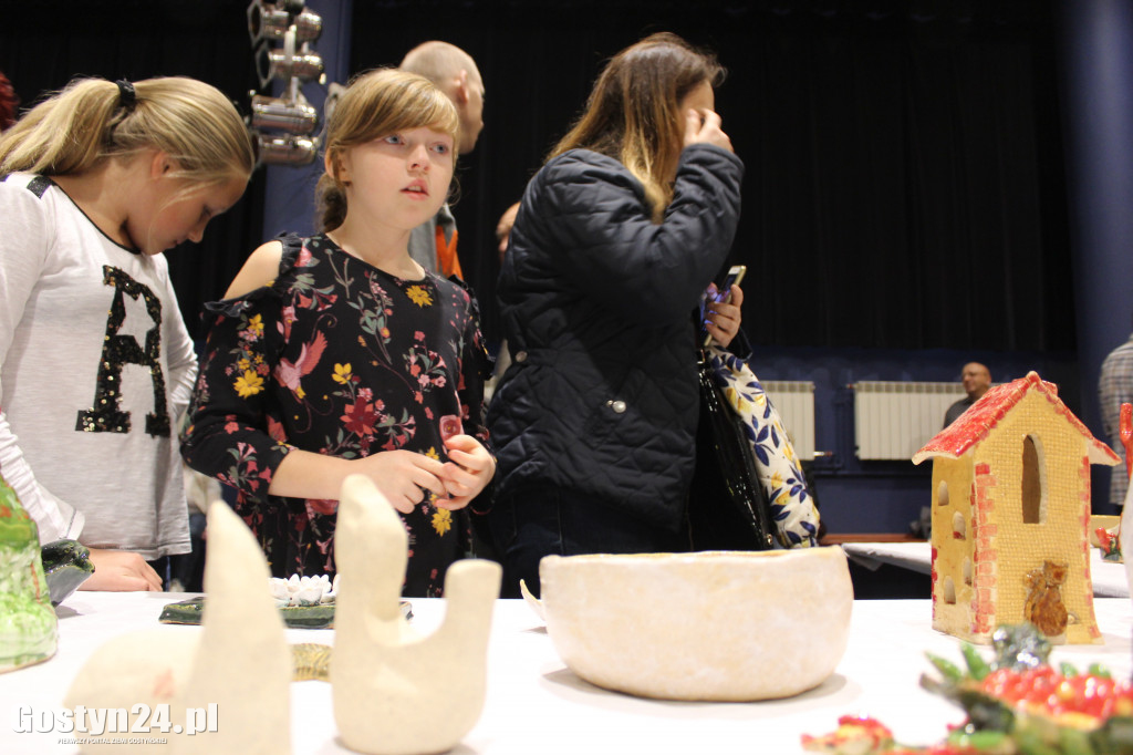 Wernisaż prac ceramicznych w gostyńskim Hutniku
