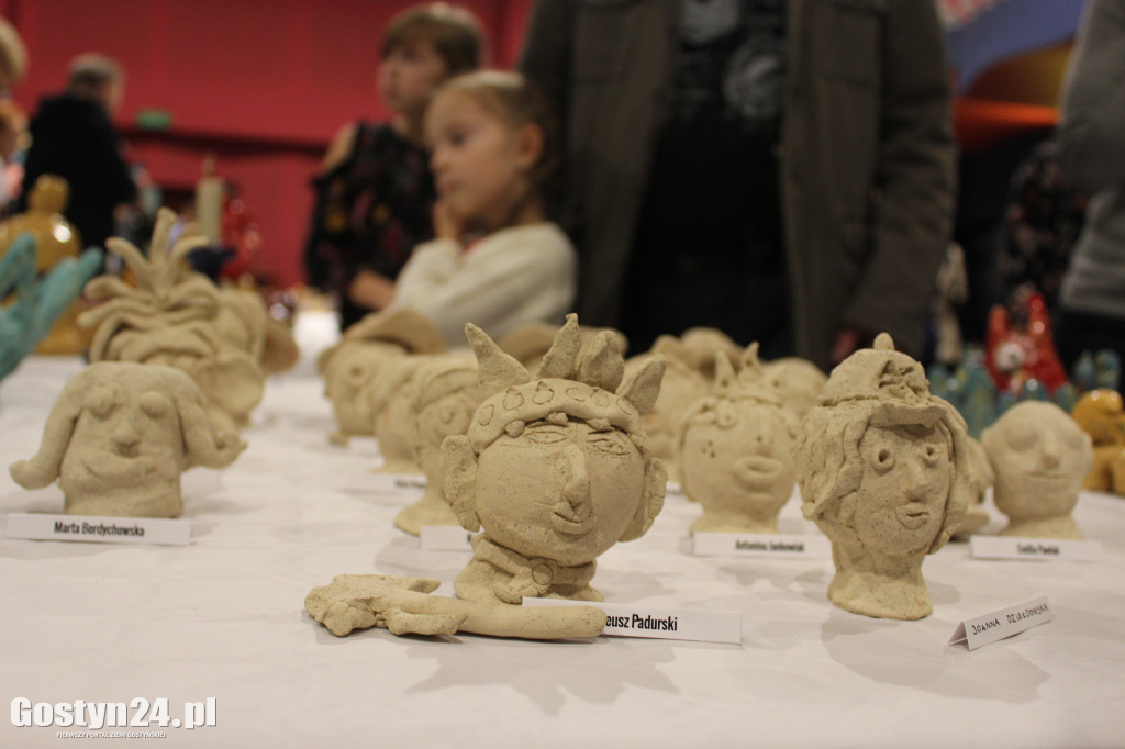 Wernisaż prac ceramicznych w gostyńskim Hutniku
