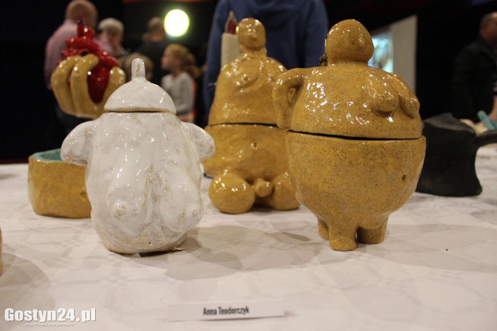 Wernisaż prac ceramicznych w gostyńskim Hutniku