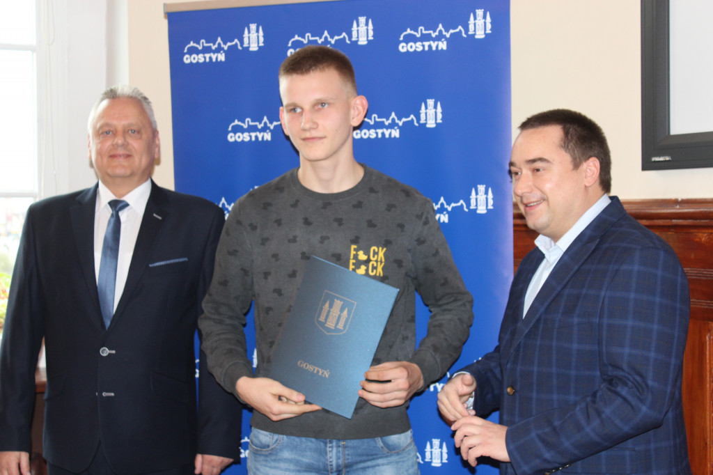 Stypendia dla gostyńskich sportowców